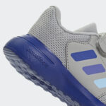 IH7782 9 FOOTWEAR Photography Detail View 2 grey